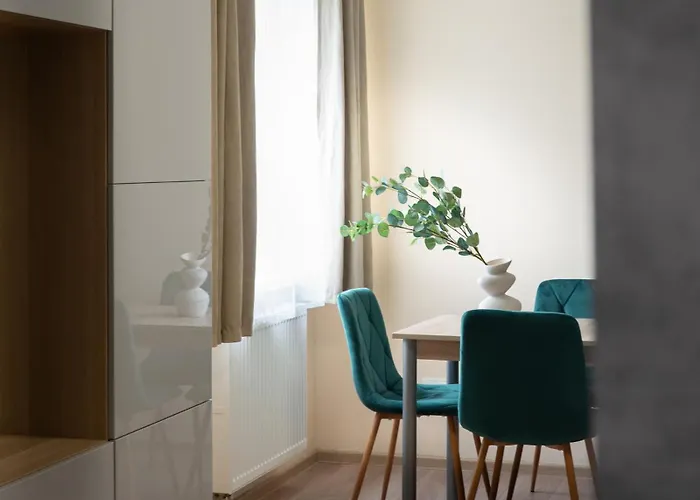 Gaj Comfort With Balcony & Ac Properunit Apartment *