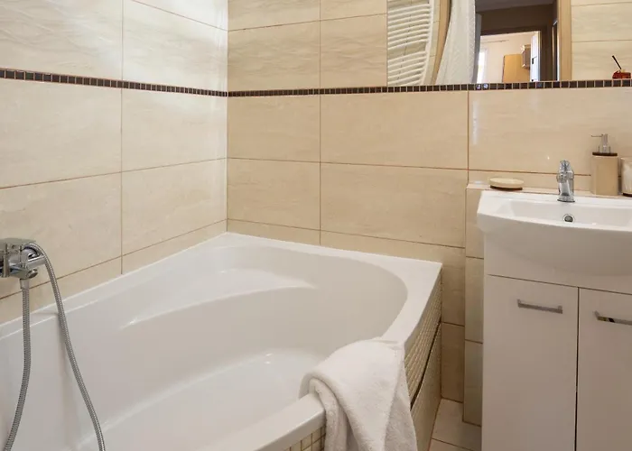 Gaj Comfort With Balcony & Ac Properunit Apartment Wroclaw