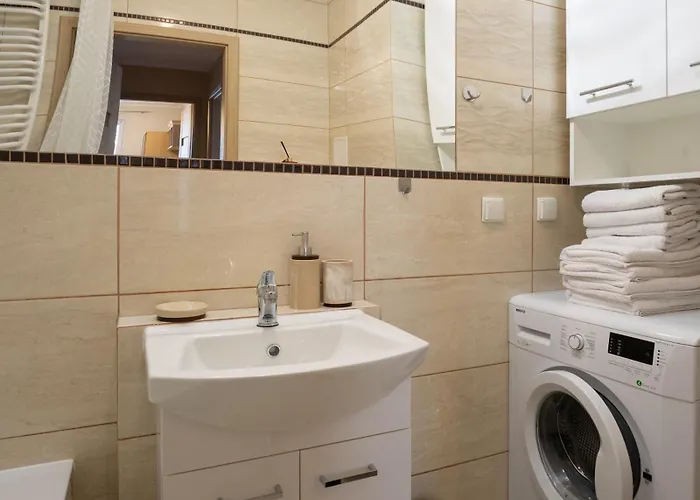 Gaj Comfort With Balcony & Ac Properunit *